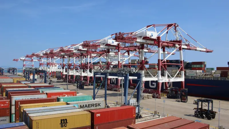 Cranes and containers at Barcelona Europe South Terminal