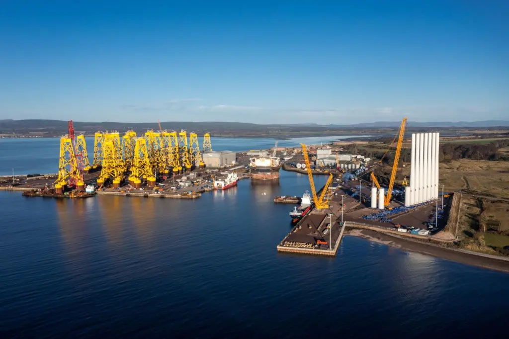 Port of Nigg - Seagreen OW Jackets and WTGs