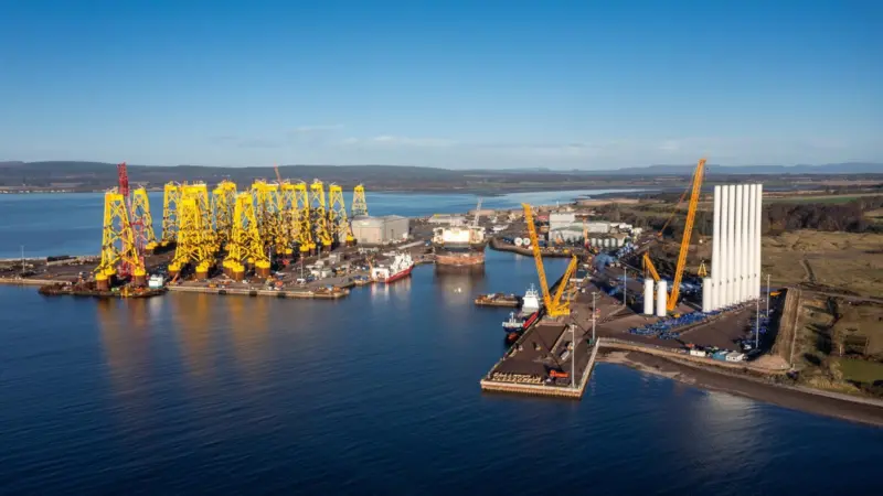 Port of Nigg - Seagreen OW Jackets and WTGs