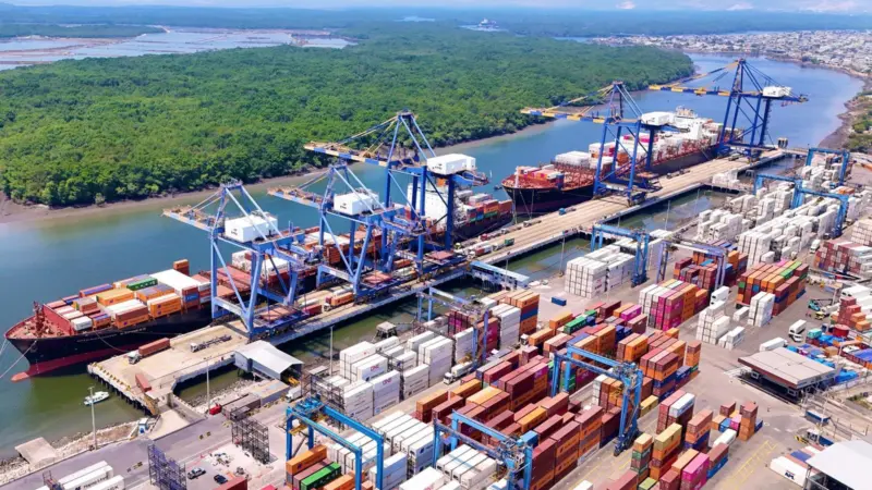 The picture shows Hanseatic Global Terminal's Terminal Portuario Guayaquil
