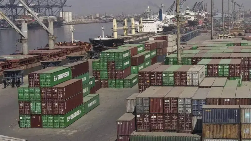 The image shows Bulk and General Cargo ships berthed at KGTL berths 11-17 on the East Wharf of Karachi Port