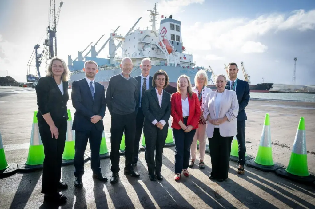 (l-r) Jess Morden, MP for Newport East; Ashley Curnow, divisional port manager (ABP); John Griffiths, MS for Newport East; Julian Walker, chief commercial officer and regional director (ABP); Jayne Bryant, MS for Newport West; Ruth Jones, MP for Newport W