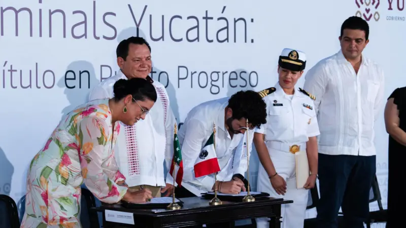 Momento firma Memorandum APM Terminals Gobierno Estado
