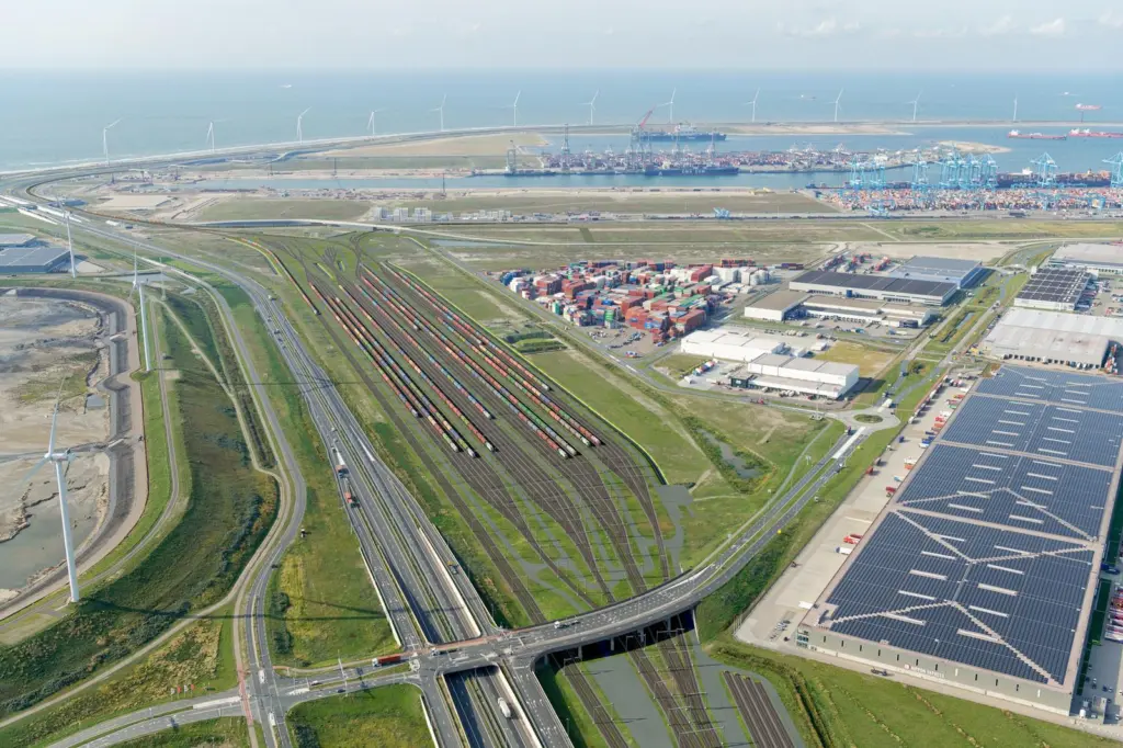 Artist's impression of the Maasvlakte Zuid Railway Yard