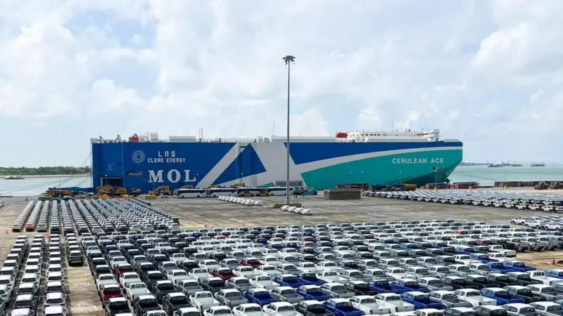 MOL RoRo container ship at the Port of Singapore with cars dockside