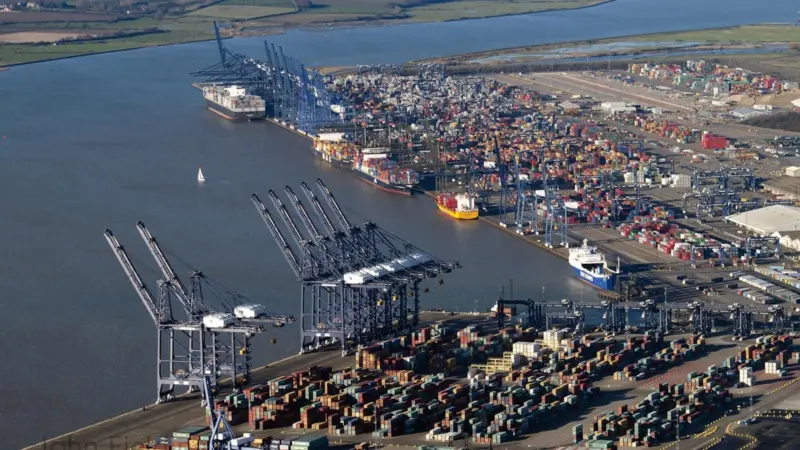 Aerial_view_of_the_Port_of_Felixstowe