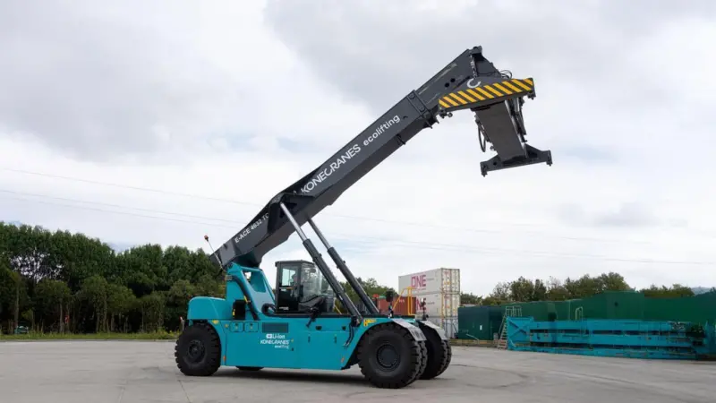 00_339441_konecrane_993786