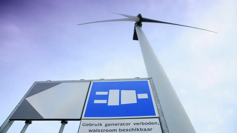 walstroom-signaalbord-windturbine-havenbedrijf-rotterdam-danny-cornelissen-juni-2020