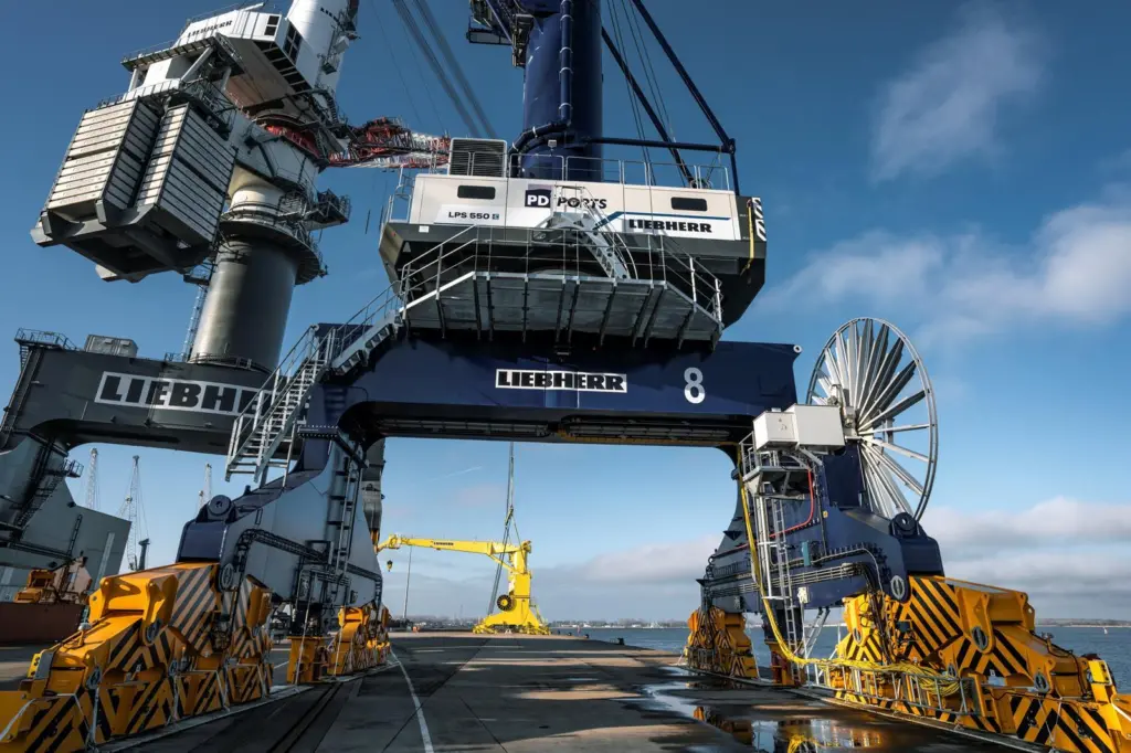 Liebherr LPS 550 at Teesport