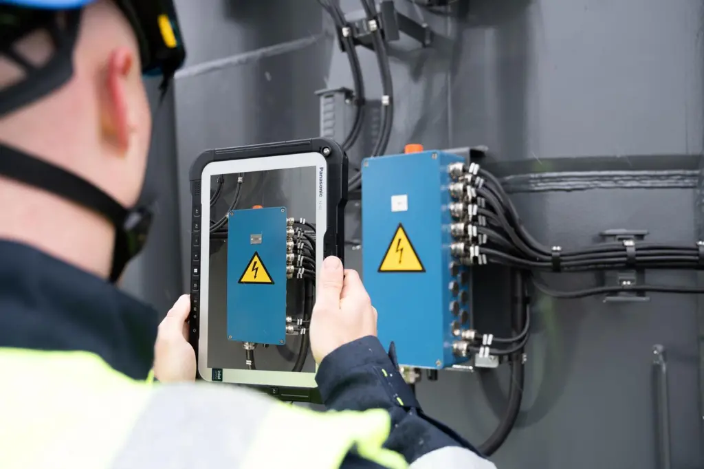 liebherr-parts-assistant-1-LQ