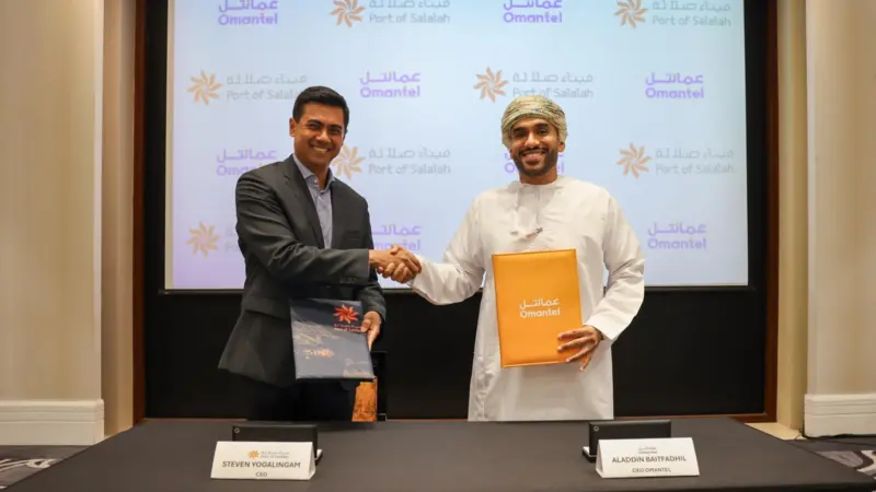 Steven Yoogalingam, CEO of the Port of Salalah and Aladdin bin Abdullah Bait Fadhil, CEO of Omantel.