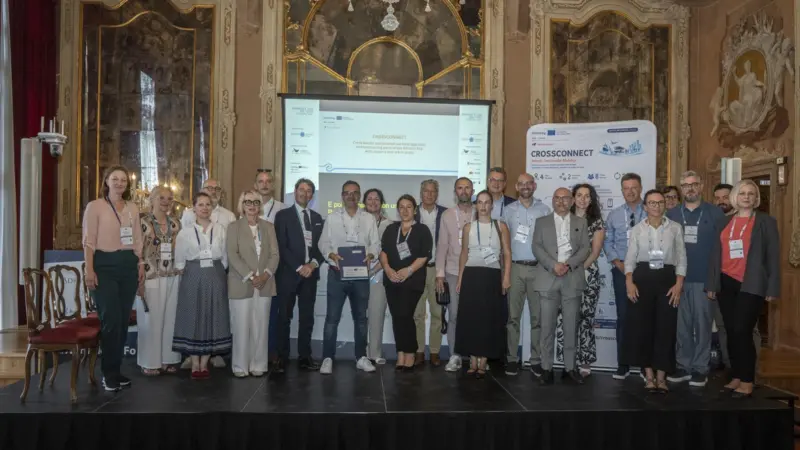 CROSS-CONNECT project partners present the Memorandum of Understanding (MoU) just signed
