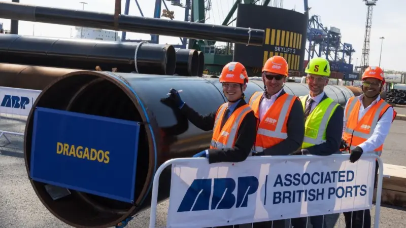 (l-r) Keir Mather, Maritime Minister; Andrew Dawes, regional director (ABP); Carl-Johan Hellner, COO (Stena Line Ports & Terminals) and Dean Lee, commercial lead (Dragados UK & Ireland)