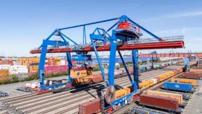 remote control rail gantry crane at the HHLA CTA