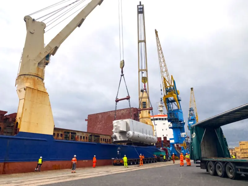 Global Shipping Services team undertaking a heavy lift operation